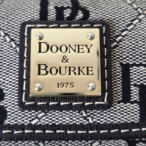 *Dooney & Bourke Womens Maxi Quilt Continental Clutch Bilford Wallet Gray Black - Picture 7 of 15